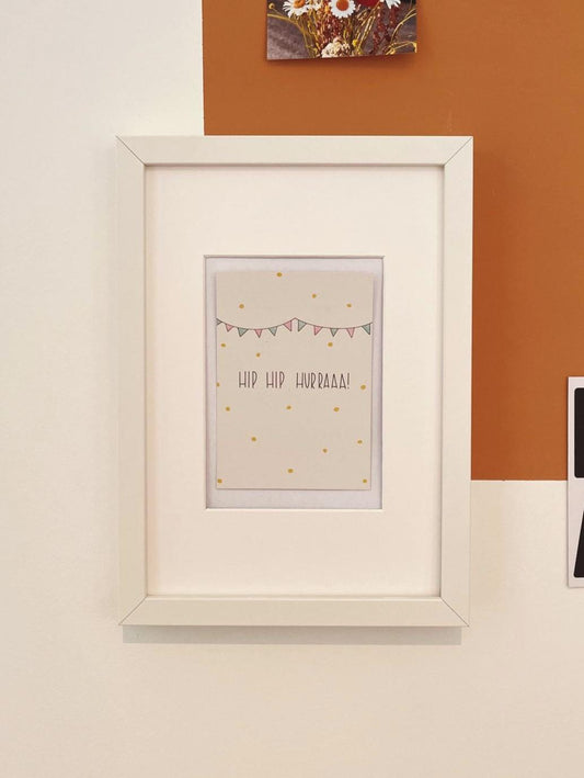HIP HIP HURRAAA! Postkarte A6 | Nachhaltige Glückwunschkarte | Minimalistisches Design