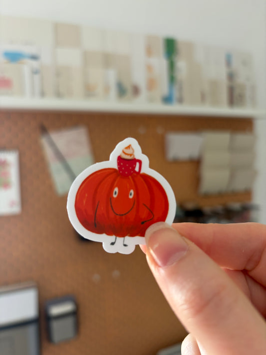 Matter Vinyl Sticker Kürbis mit Kaffee – Pumpkin Spice Illustration – Wasserfest – Süßer Aufkleber für Laptop & Planer – Herbst Deko – Cozy Season