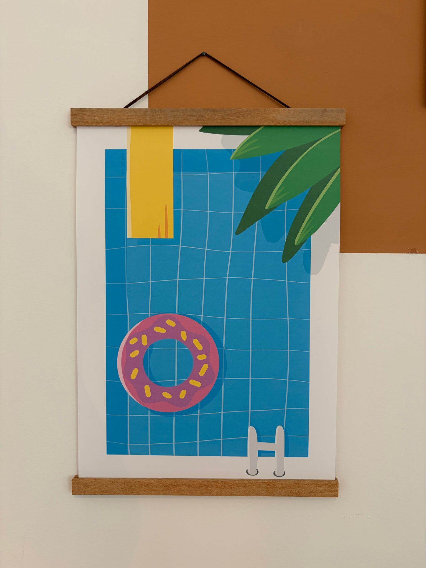 Sommer Pool Artprint A3/A4/A5 - Minimalistisches Pool Poster nachhaltig - Retro Summer Vibes Wandbild - Donut Schwimmring Art Print