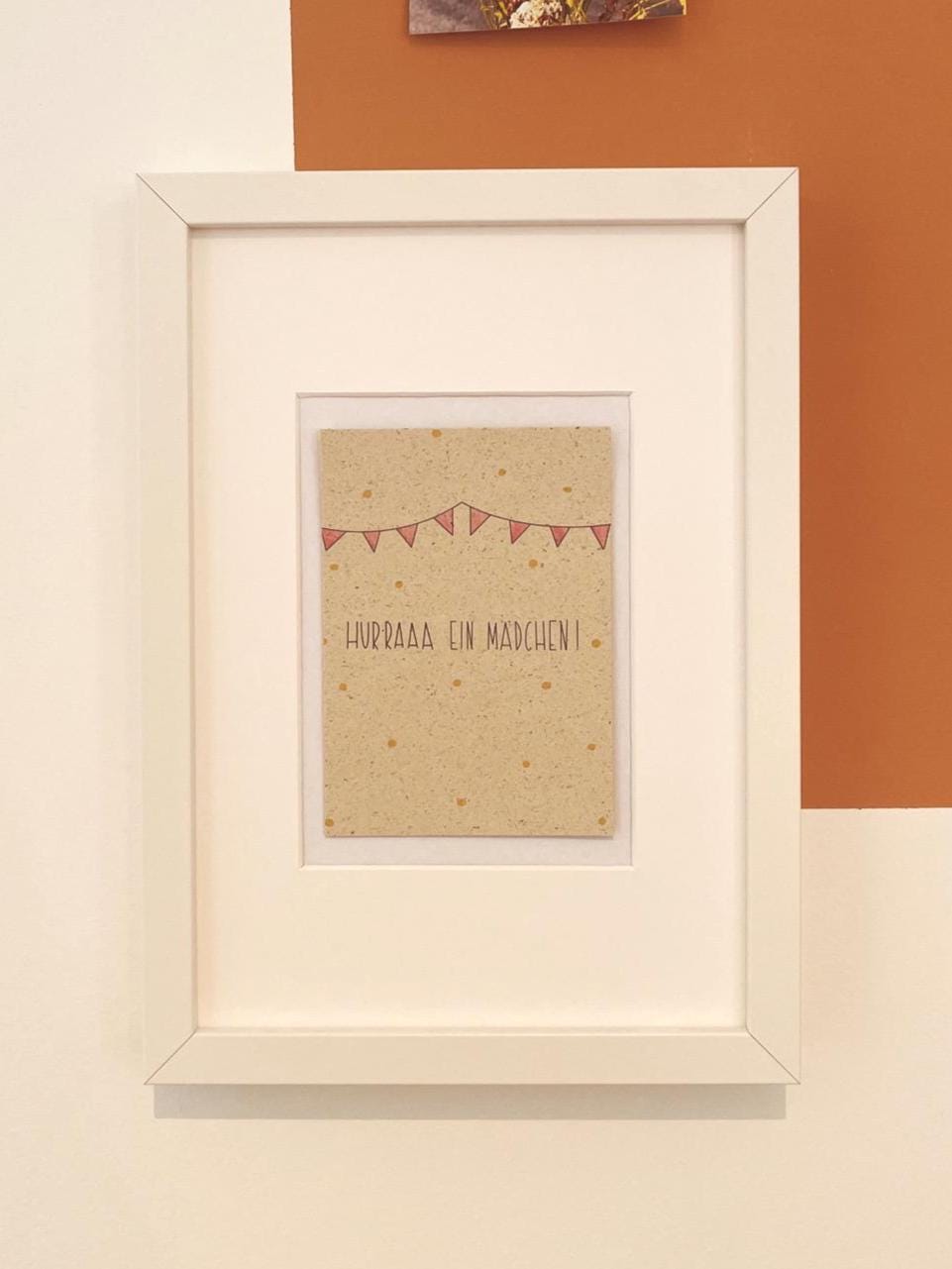 Süße Geburtskarte Mädchen A6 - Hurra ein Mädchen Postkarte nachhaltig - Baby Glückwunschkarte Geburt - Rosa Wimpelkette Design