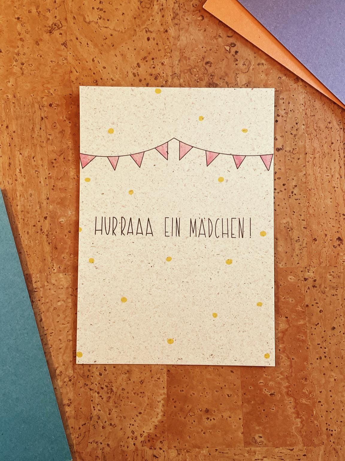 Süße Geburtskarte Mädchen A6 - Hurra ein Mädchen Postkarte nachhaltig - Baby Glückwunschkarte Geburt - Rosa Wimpelkette Design